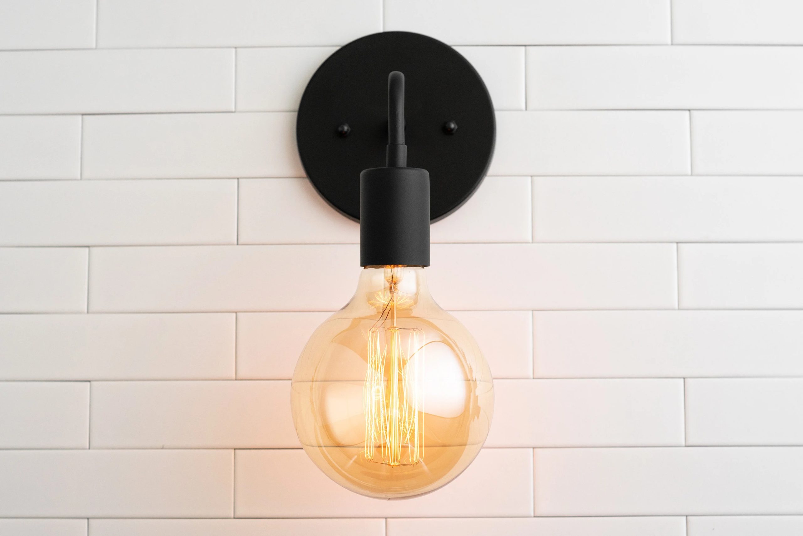 Exposed-light-bulb-wall-lamp-1-scaled-1.jpg